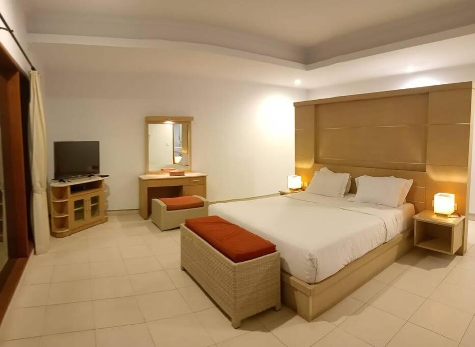 Glisten Up Villa Beach Side Sanur! Exterior foto